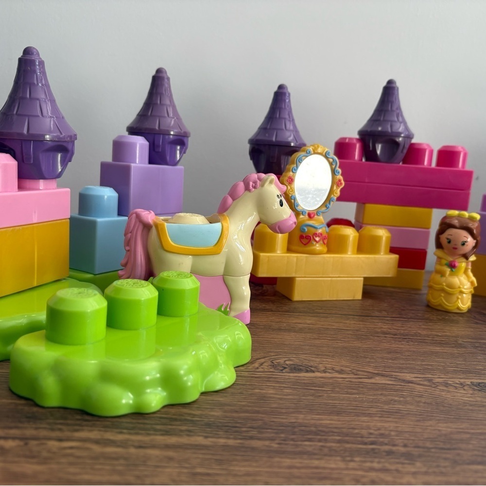 Mega Bloks Princess Castle Set Belle Horse Blocks Rare Disney Style - Picture 5 of 6